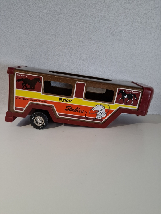 nylint Other - Nylint Vintage 90s Metal Red Kids Stable Trailer Toy